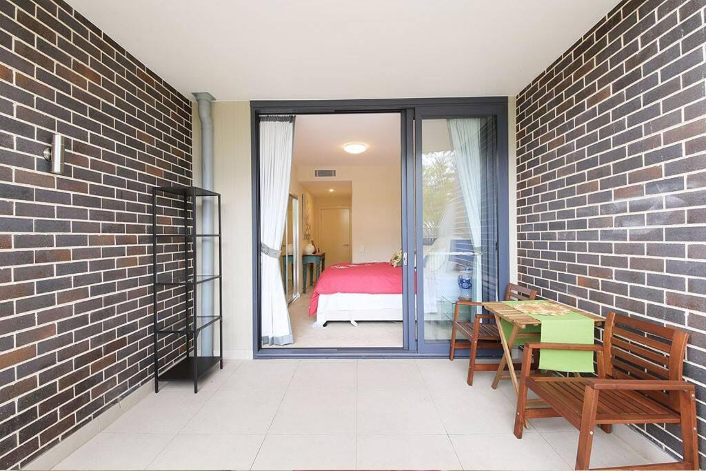 Lidcombe, Super Comfort, Stylish, Large 2bedrooms, 2 Bath, 2 Free Carpark, Parkview, Free Wifi * Sydney