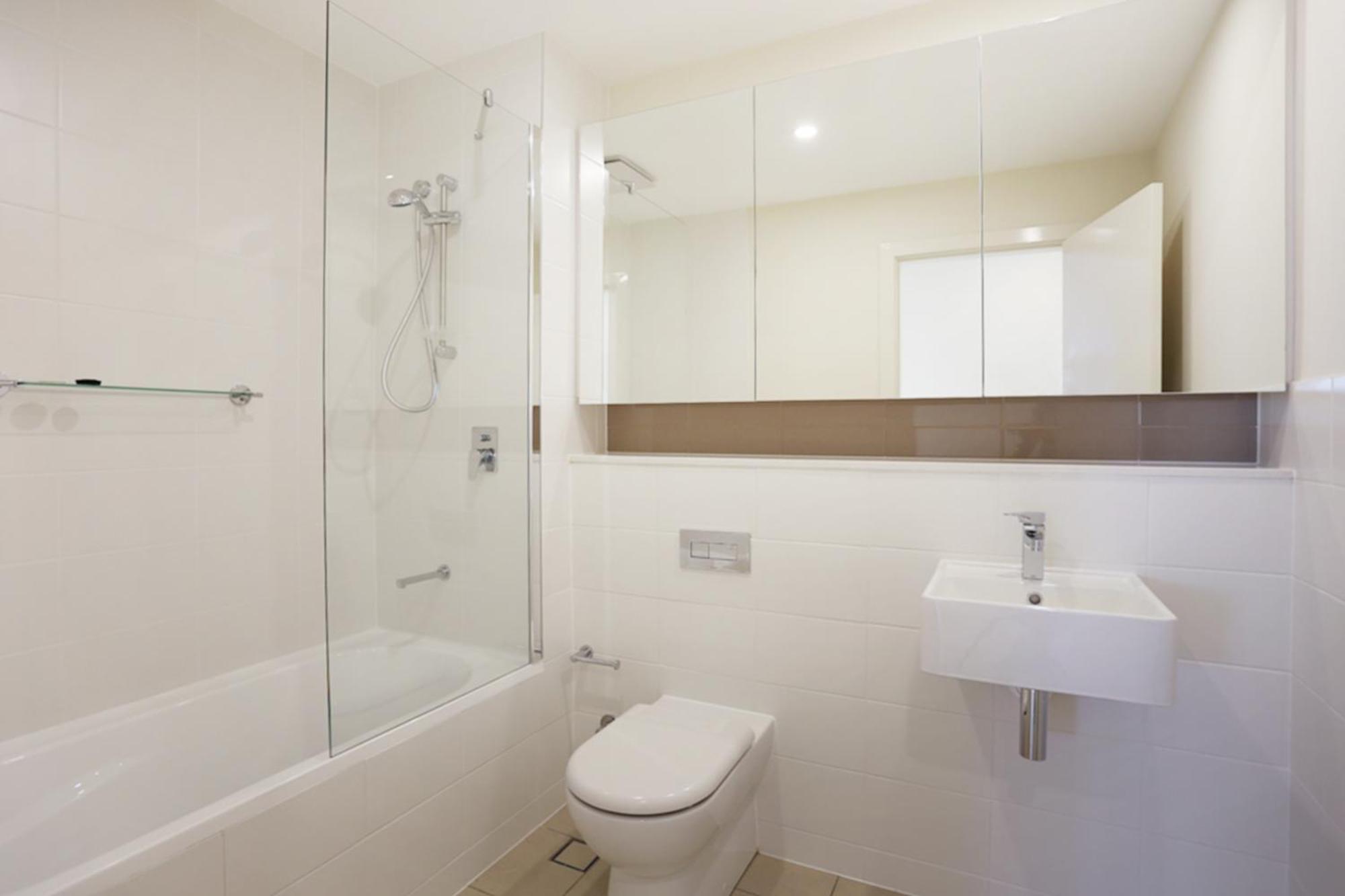 Lidcombe, Super Comfort, Stylish, Large 2bedrooms, 2 Bath, 2 Free Carpark, Parkview, Free Wifi *